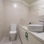 Host Wise - Enchanting Design Flat - Premium Location
