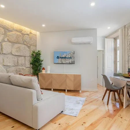 Host Wise - Enchanting Design Flat - Premium Location Oporto