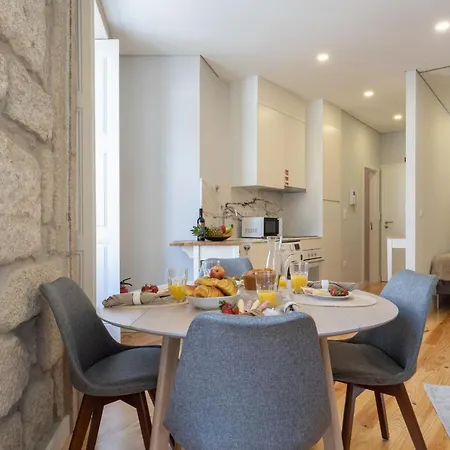 Host Wise - Enchanting Design Flat - Premium Location Porto