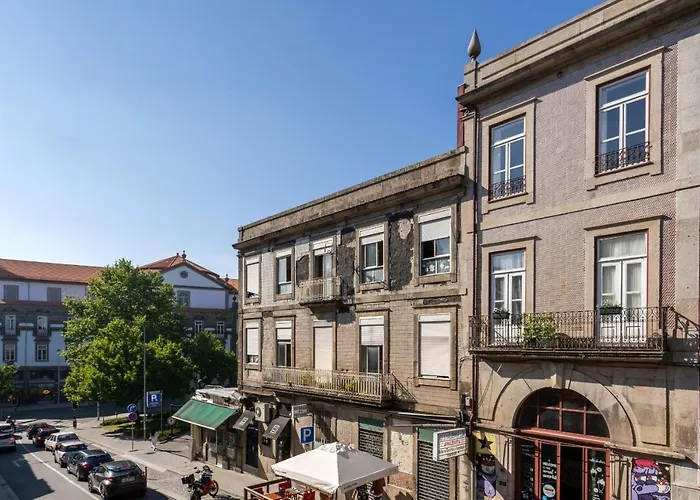 Appartement Host Wise - Enchanting Design Flat - Premium Location