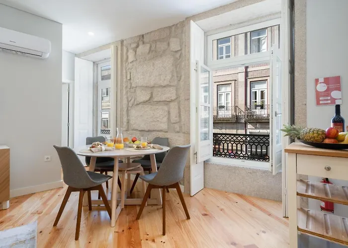 Apartment Host Wise - Enchanting Design Flat - Premium Location Porto