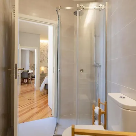Apartment Host Wise - Enchanting Design Flat - Premium Location Porto