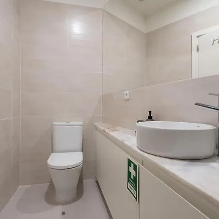 Host Wise - Enchanting Design Flat - Premium Location