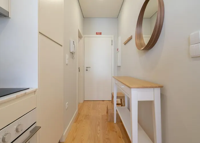 Lägenhet Host Wise - Enchanting Design Flat - Premium Location